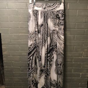 WHBM White Black Tan Paisley Pleated Maxi Skirt 8